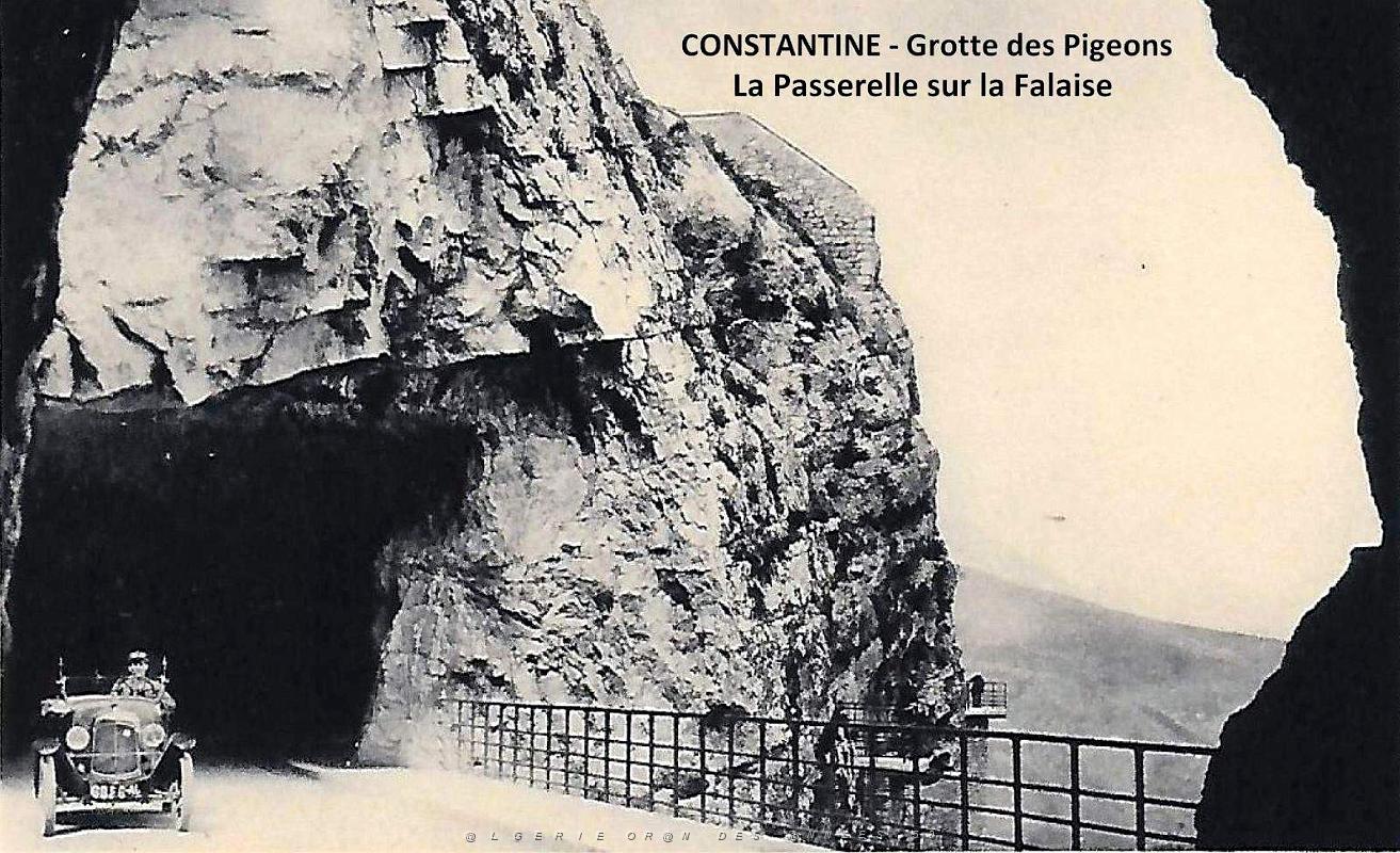 Constantine - Passerelle devant la Grotte des Pigeons.jpg